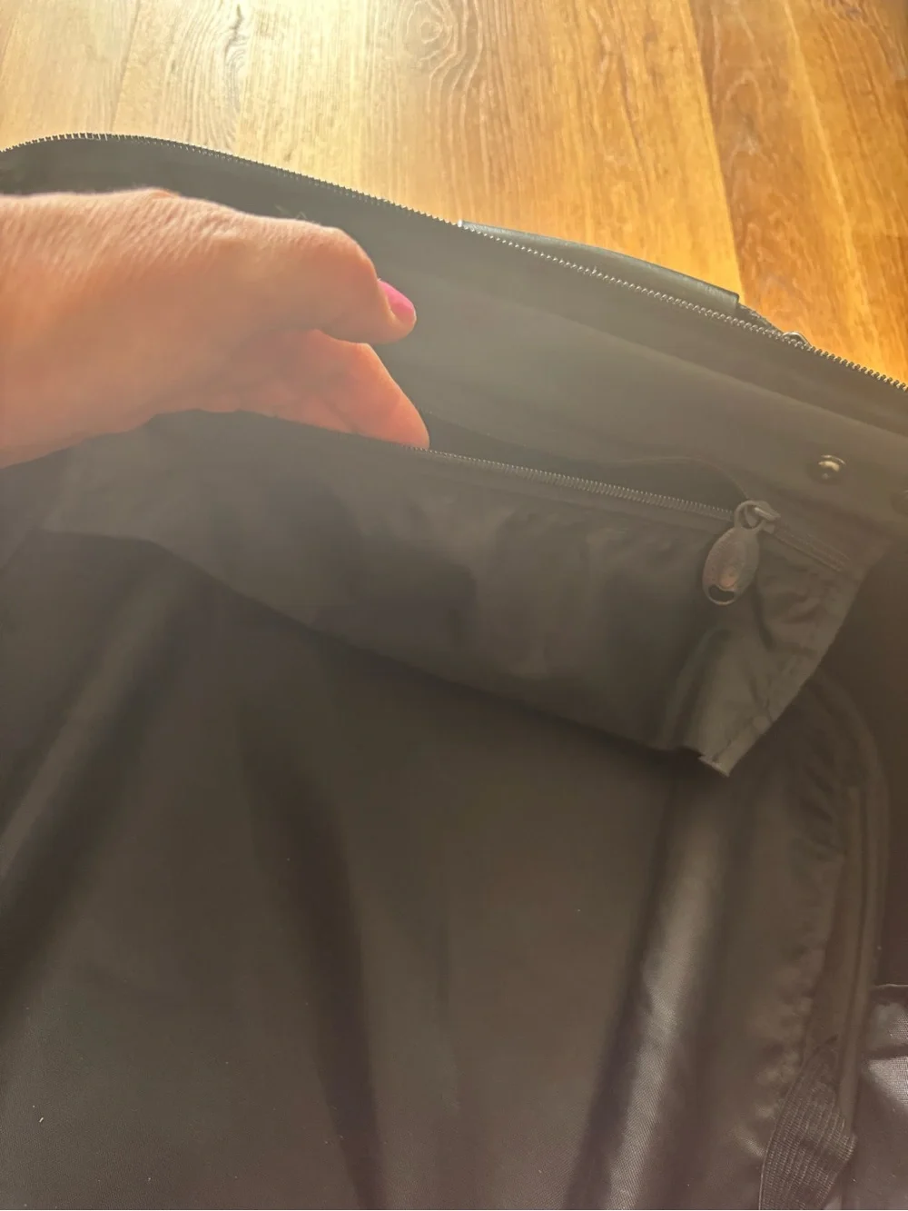 Travelpro B5 crew suitcase with rare sliding handle